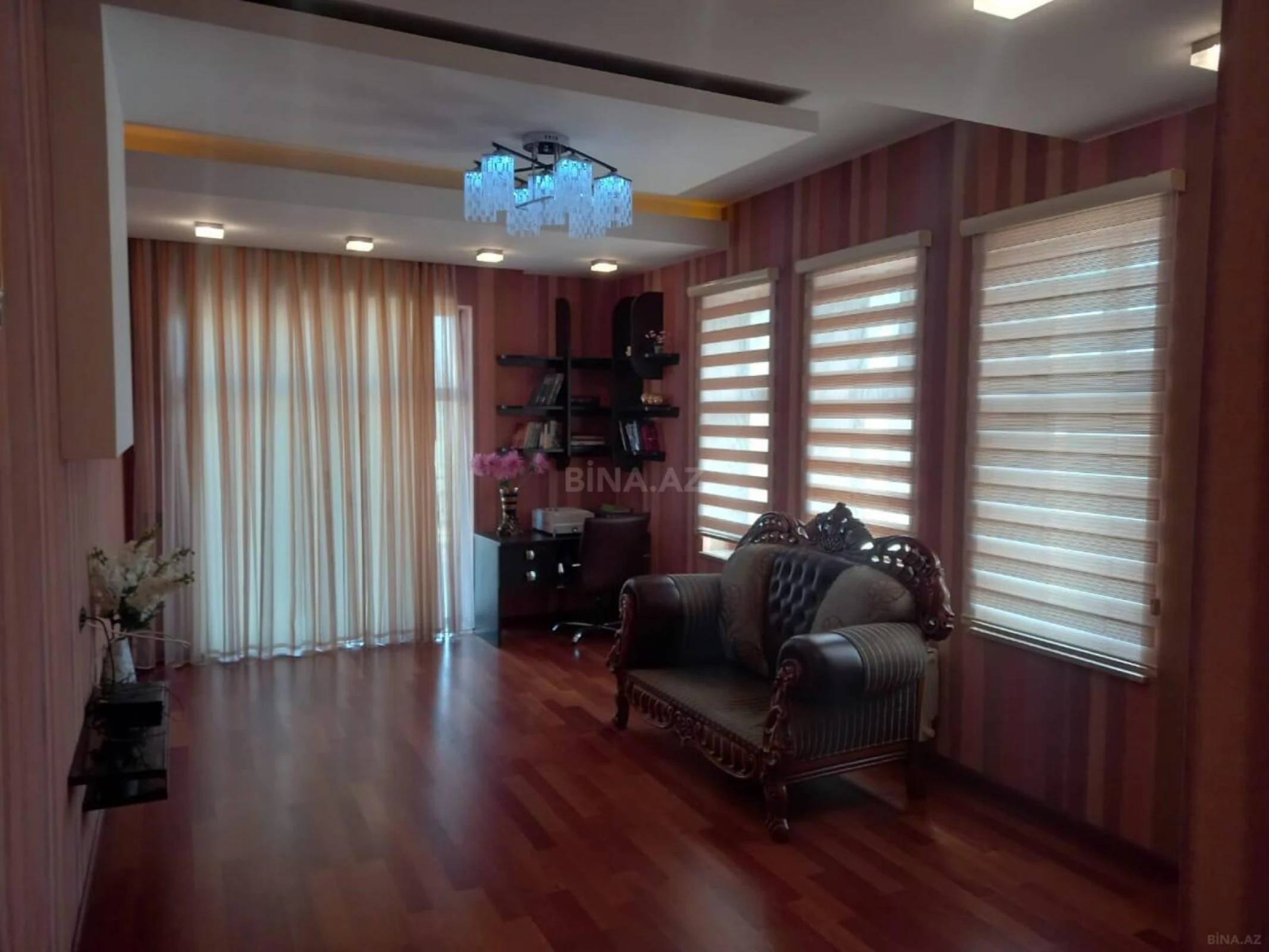 Satılır 6 otaqlı həyət evi 280 m²