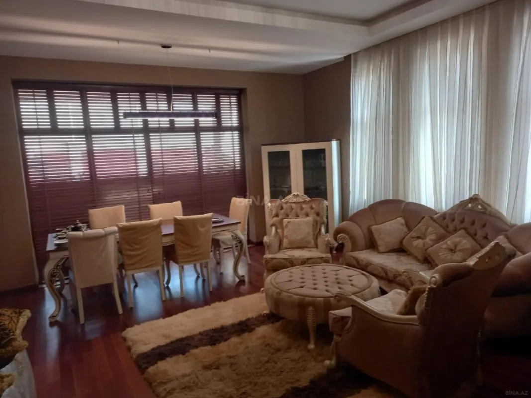 Satılır 6 otaqlı həyət evi 280 m²