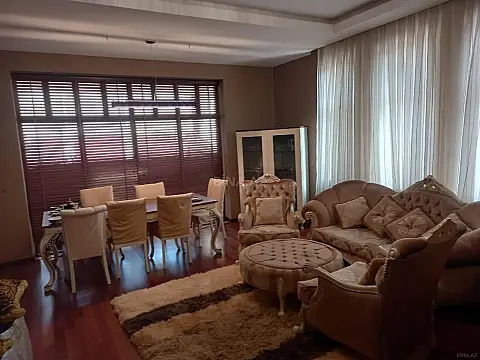 Satılır 6 otaqlı həyət evi 280 m²