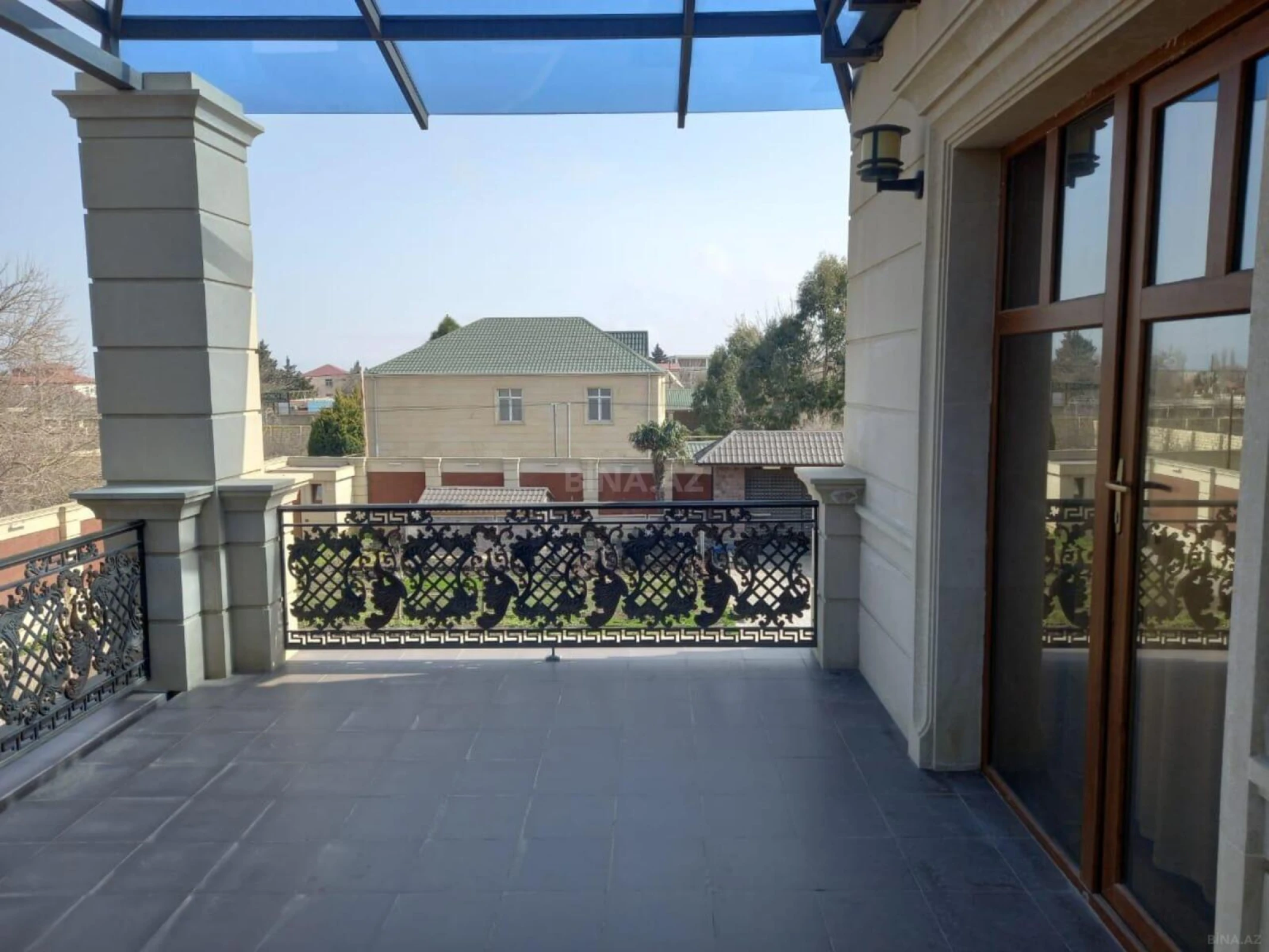 Satılır 6 otaqlı həyət evi 280 m²