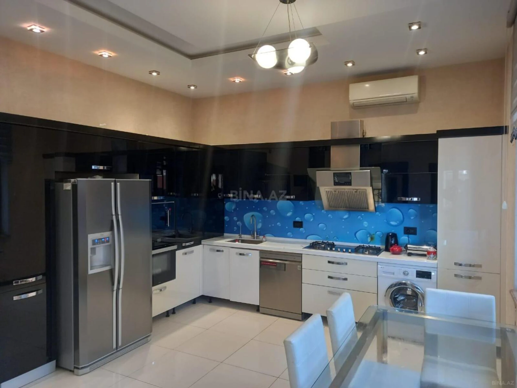 Satılır 6 otaqlı həyət evi 280 m²