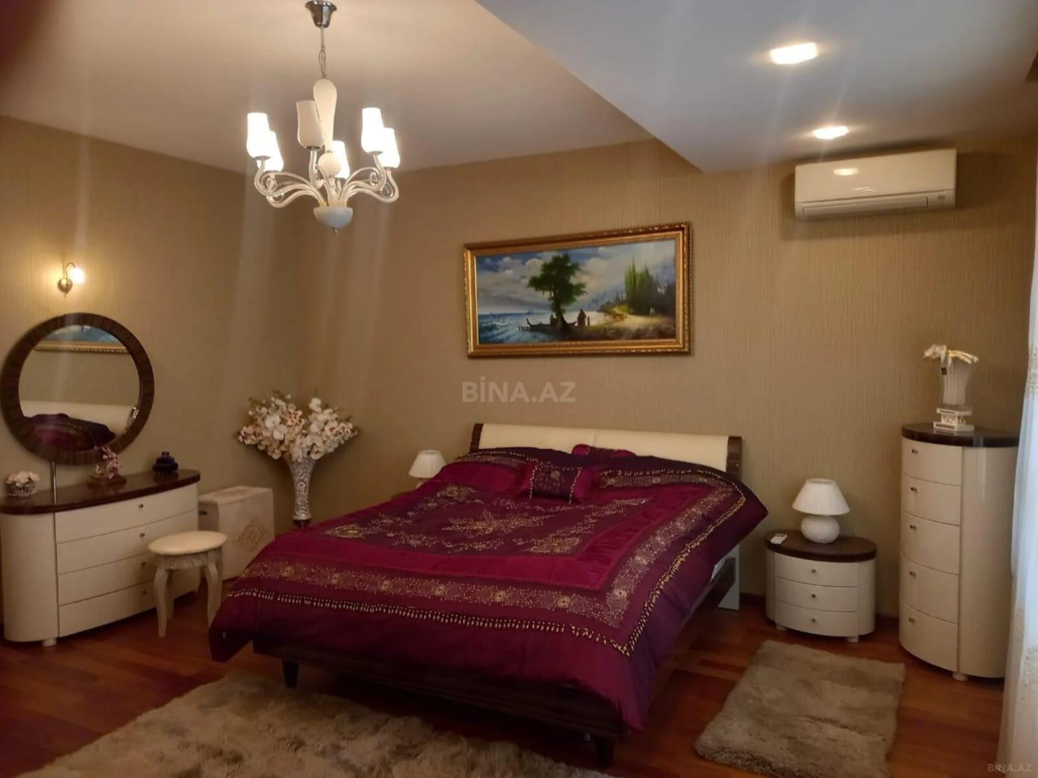 Satılır 6 otaqlı həyət evi 280 m²