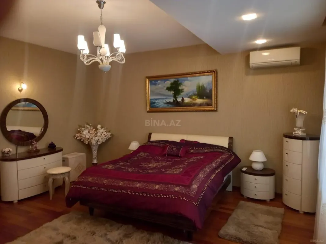 Satılır 6 otaqlı həyət evi 280 m²