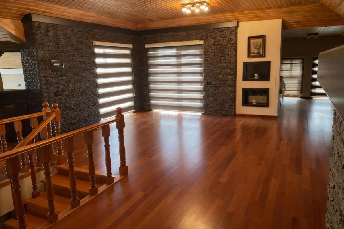 Satılır 6 otaqlı həyət evi 280 m²