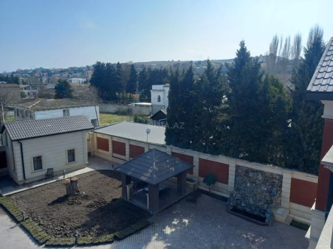 Satılır 6 otaqlı həyət evi 280 m²