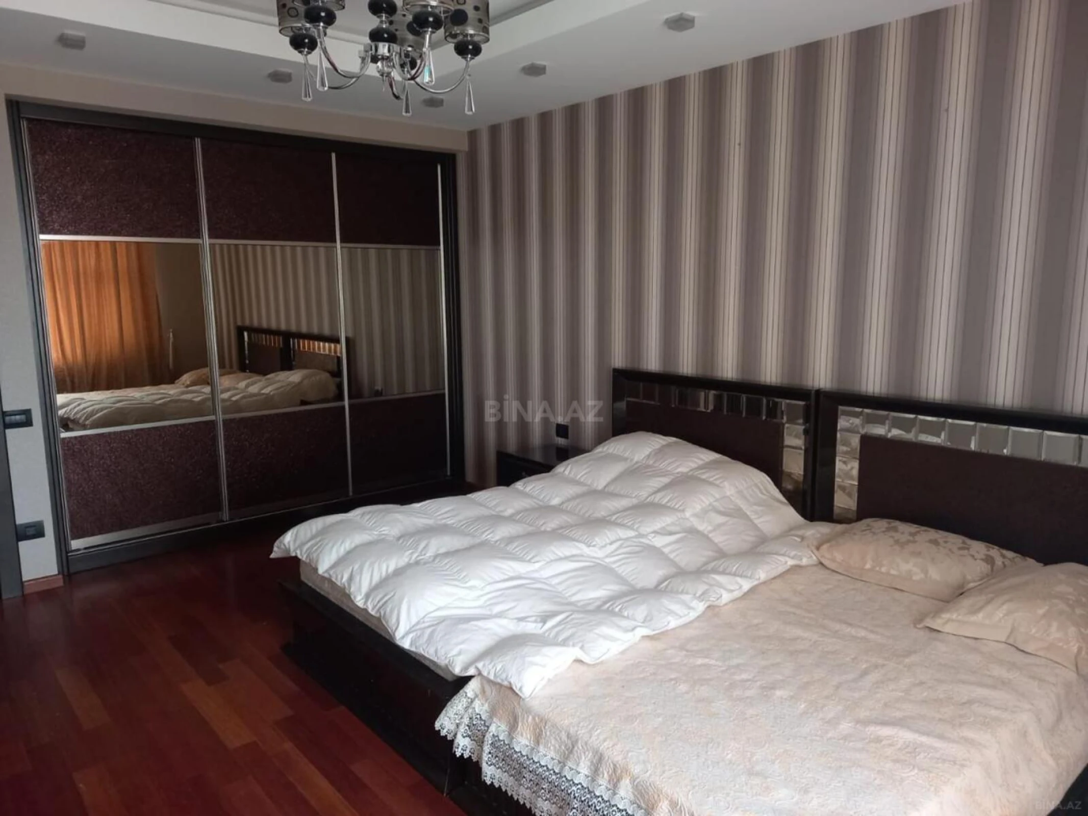 Satılır 6 otaqlı həyət evi 280 m²