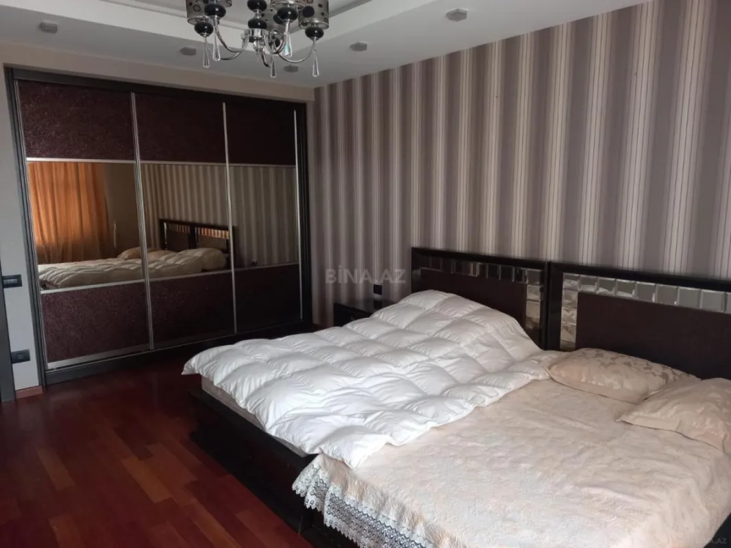 Satılır 6 otaqlı həyət evi 280 m²