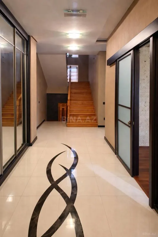 Satılır 6 otaqlı həyət evi 280 m²