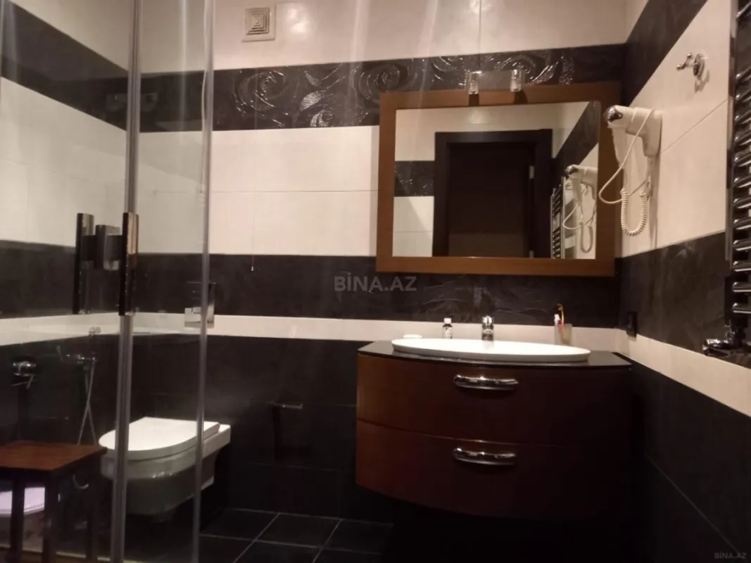 Satılır 6 otaqlı həyət evi 280 m²