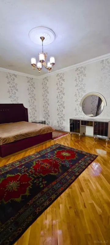 Satılır 5 otaqlı həyət evi 250 m²