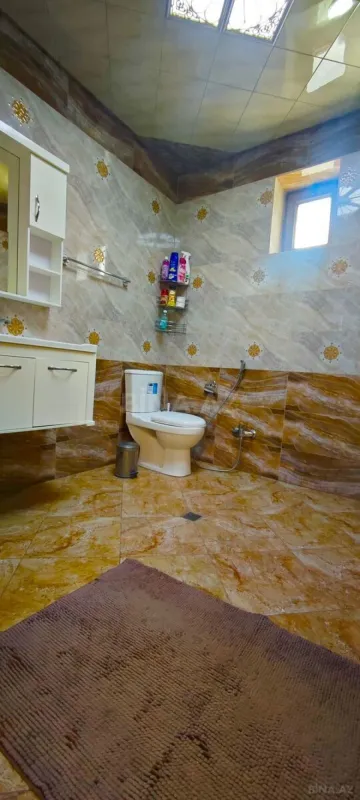 Satılır 5 otaqlı həyət evi 250 m²