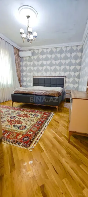 Satılır 5 otaqlı həyət evi 250 m²