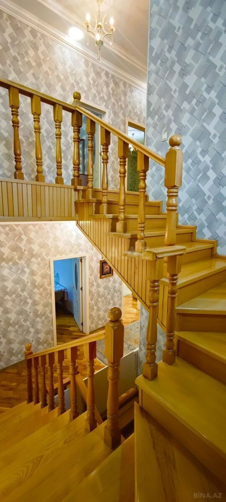 Satılır 5 otaqlı həyət evi 250 m²