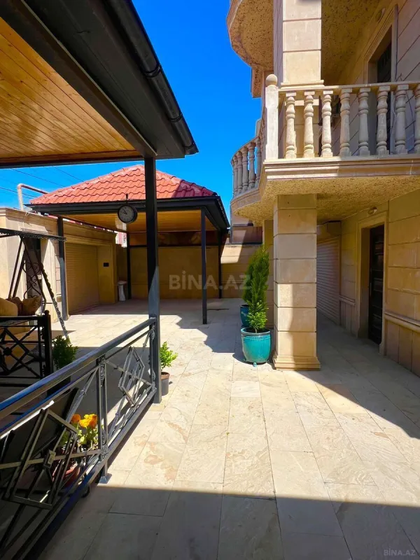 Satılır 5 otaqlı həyət evi 250 m²