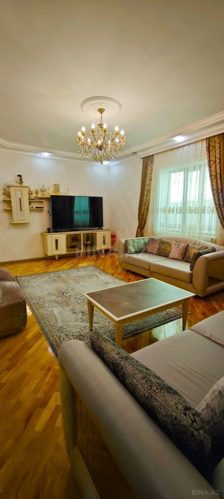 Satılır 5 otaqlı həyət evi 250 m²