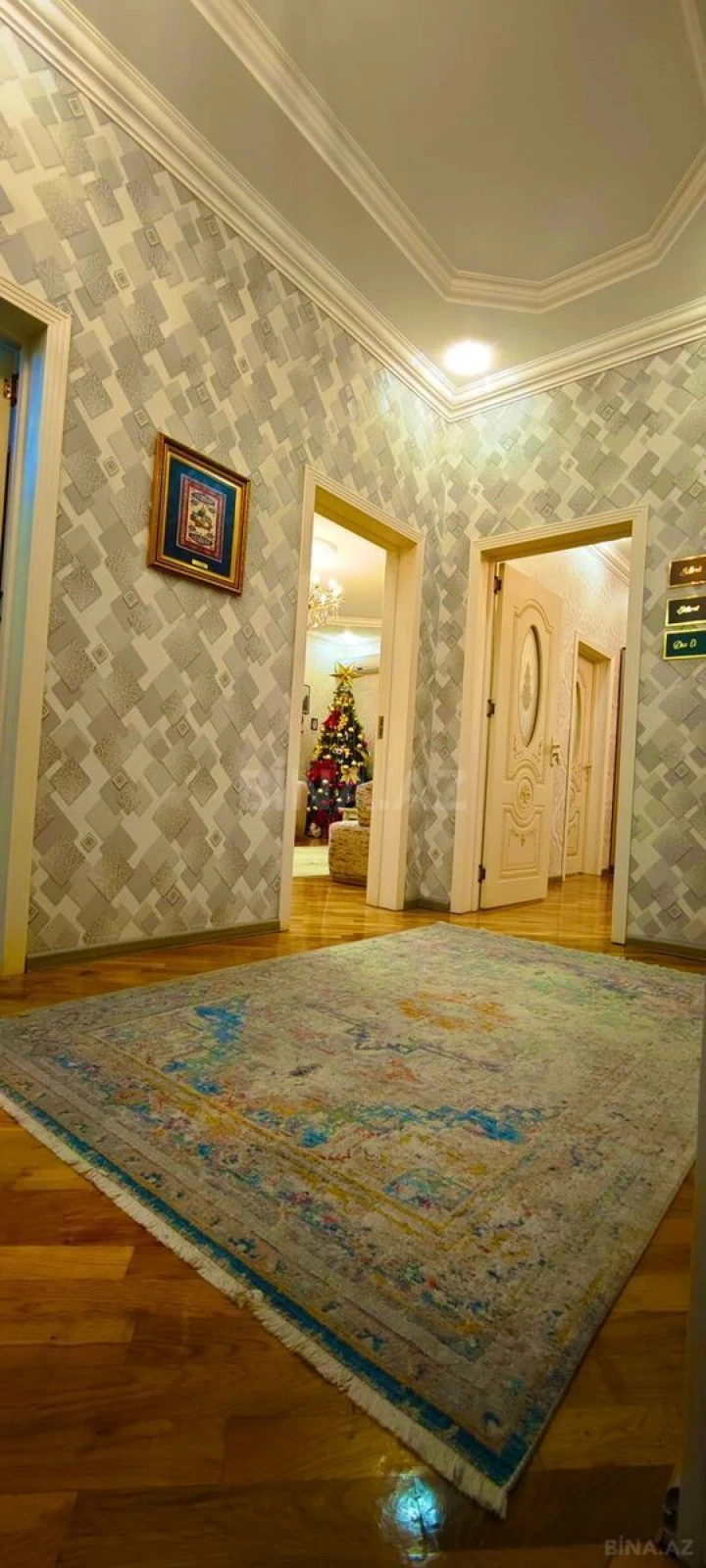 Satılır 5 otaqlı həyət evi 250 m²