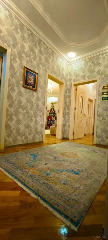 Satılır 5 otaqlı həyət evi 250 m²