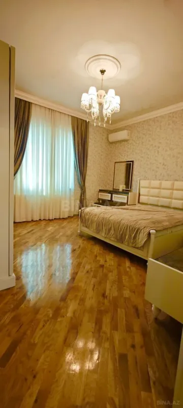 Satılır 5 otaqlı həyət evi 250 m²