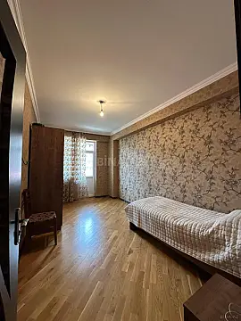 Satılır 3 otaqlı mənzil 125 m²