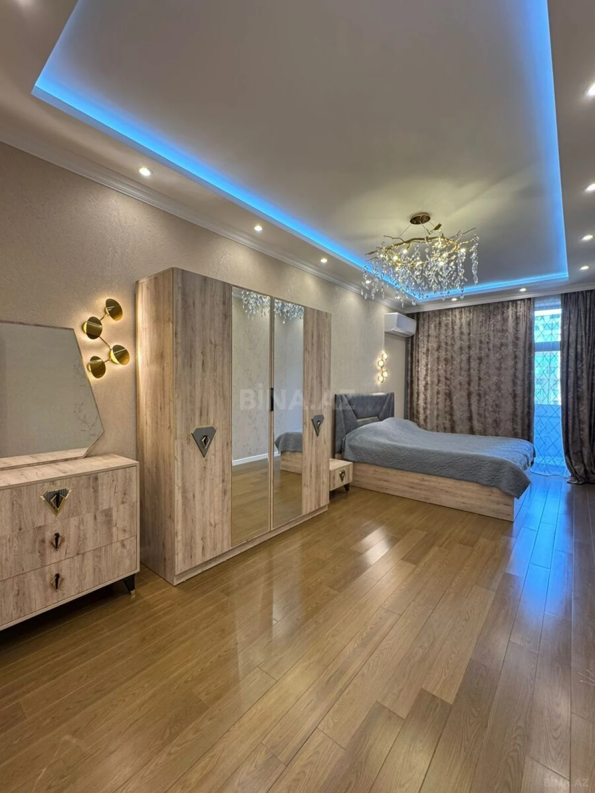 Kirayə verilir 3 otaqlı mənzil 120 m²