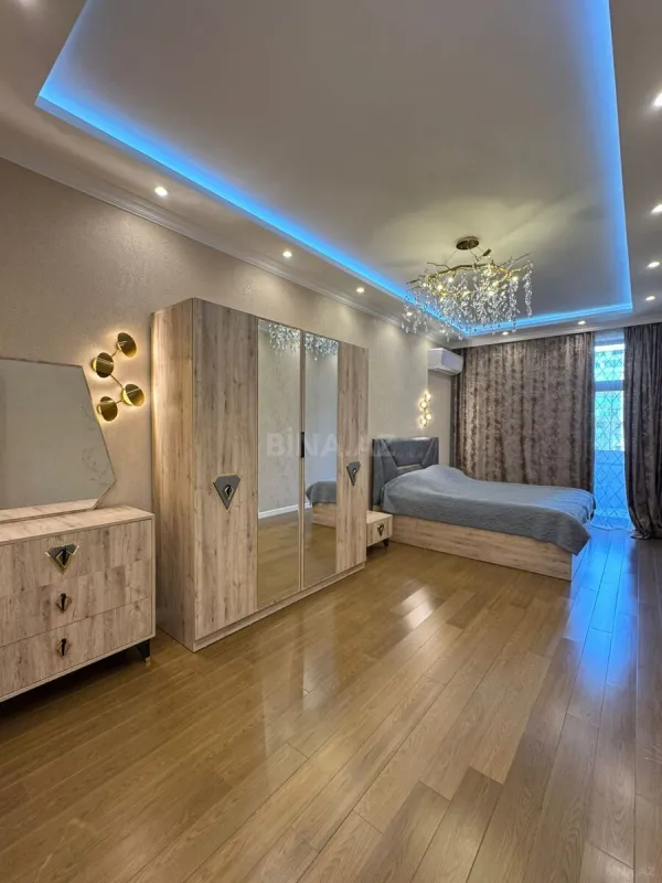 Kirayə verilir 3 otaqlı mənzil 120 m²