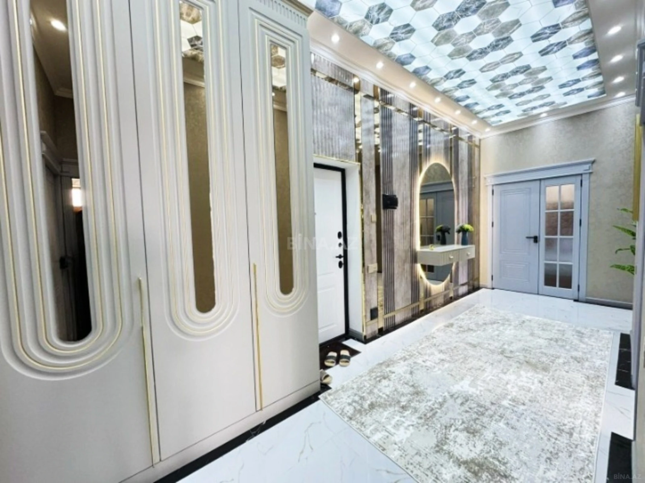 Satılır 3 otaqlı mənzil 106 m²