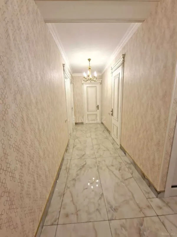 Satılır 2 otaqlı mənzil 79 m²