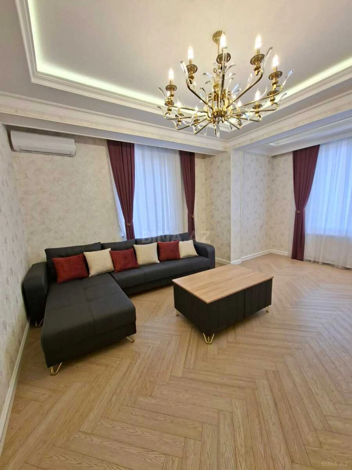 Satılır 2 otaqlı mənzil 79 m²