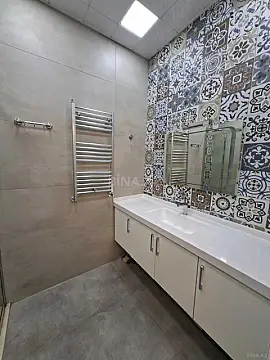 Satılır 2 otaqlı mənzil 79 m²