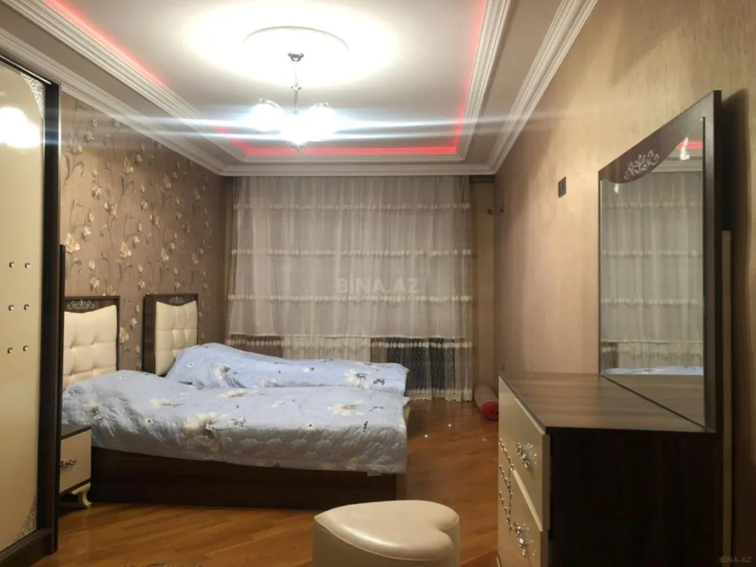 Kirayə verilir 3 otaqlı mənzil 170 m²
