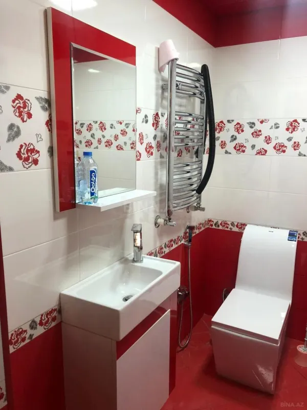 Kirayə verilir 3 otaqlı mənzil 170 m²