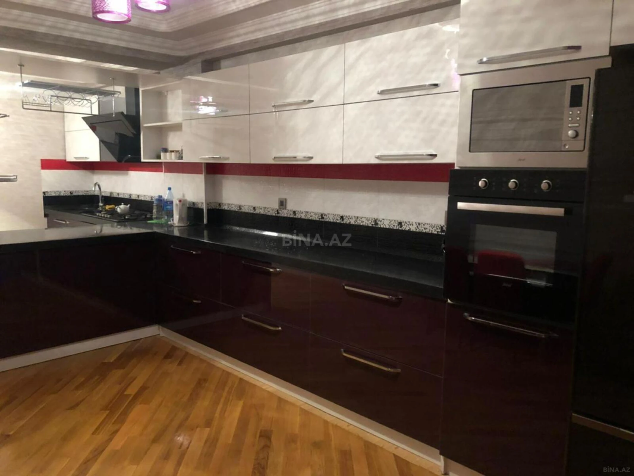 Kirayə verilir 3 otaqlı mənzil 170 m²