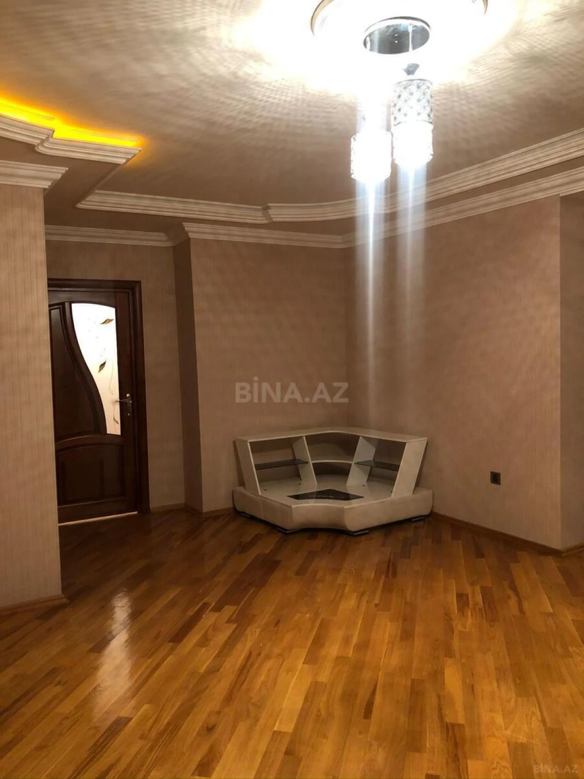 Kirayə verilir 3 otaqlı mənzil 170 m²