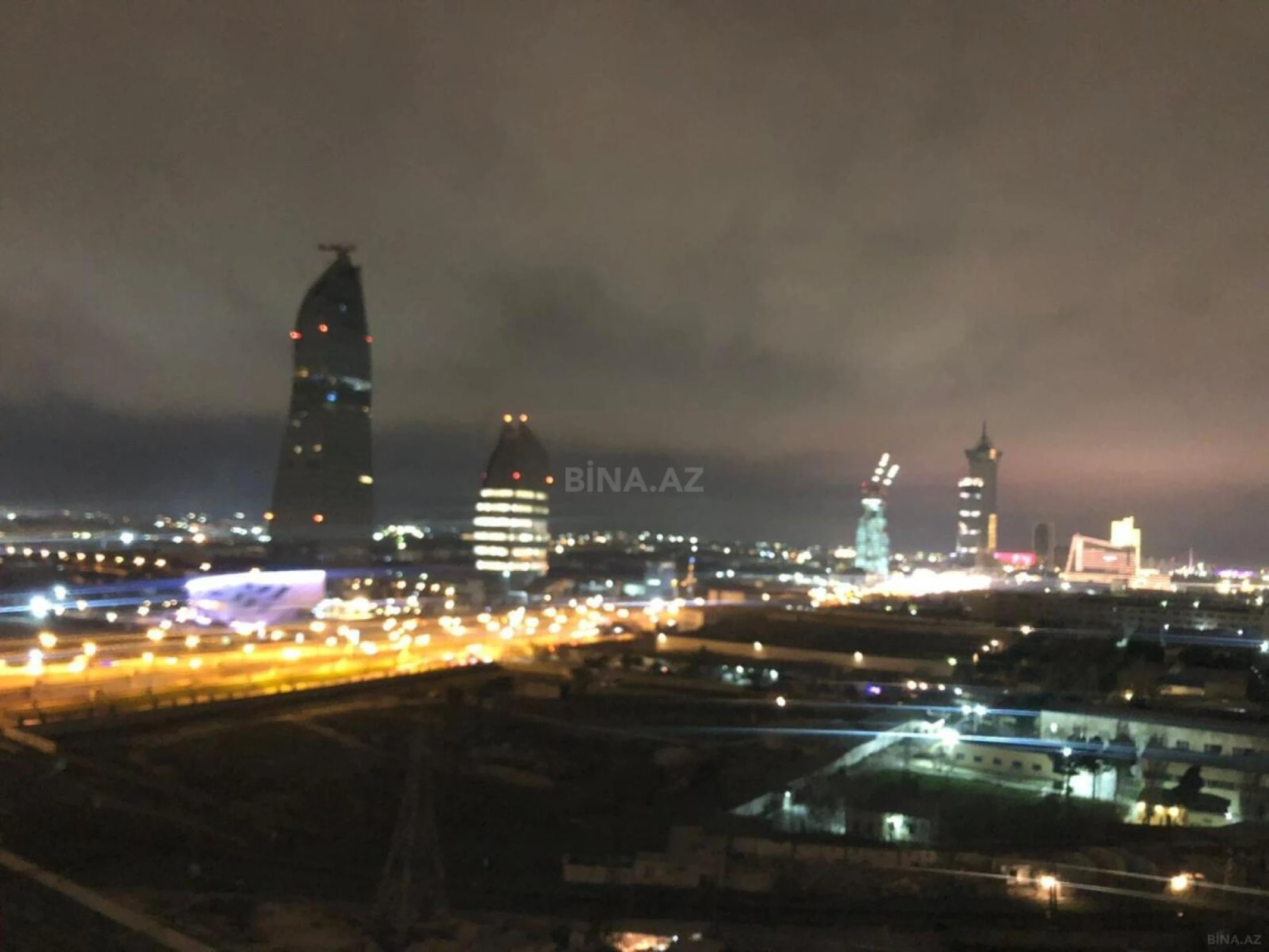 Kirayə verilir 3 otaqlı mənzil 170 m²