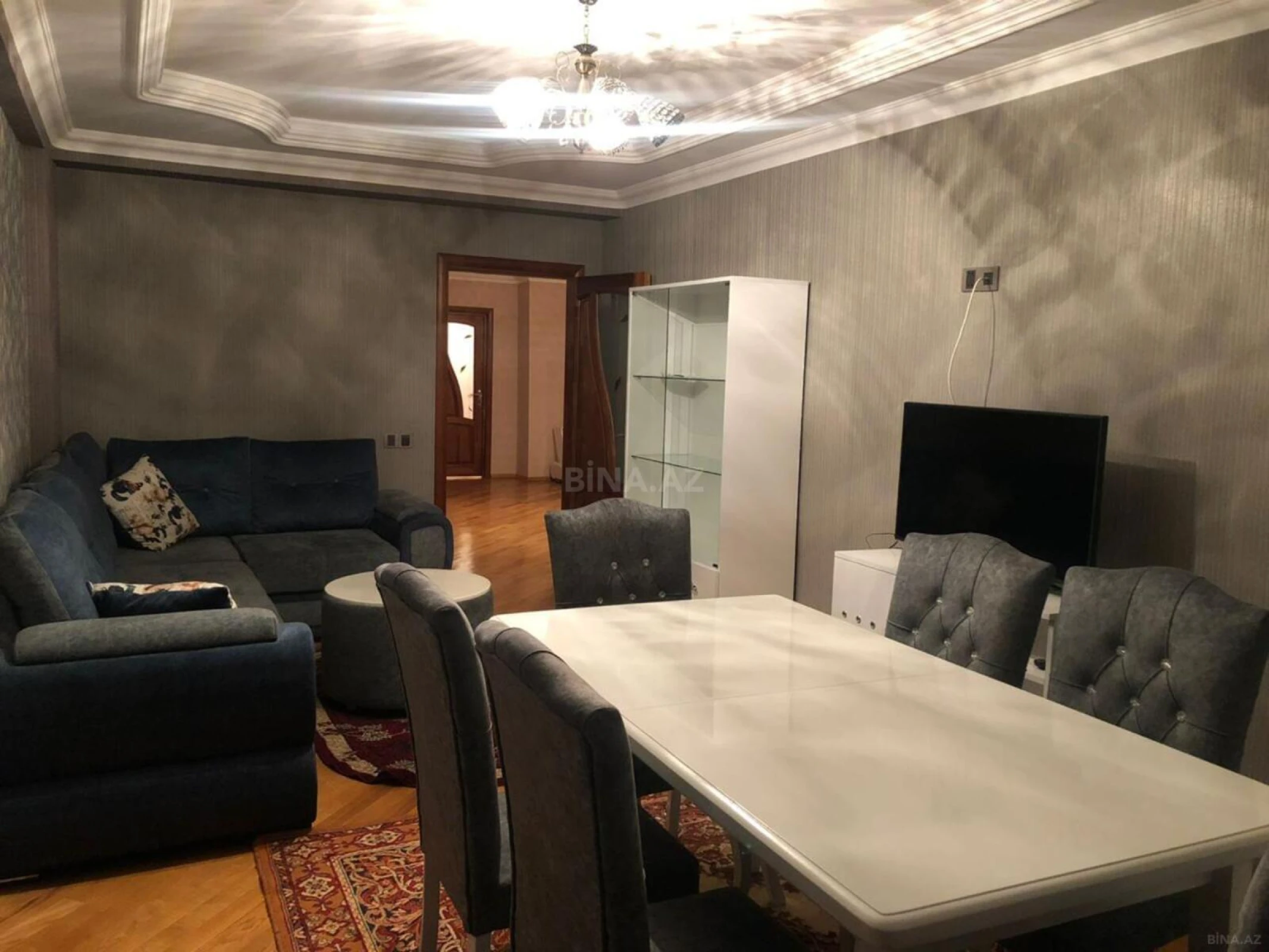 Kirayə verilir 3 otaqlı mənzil 170 m²