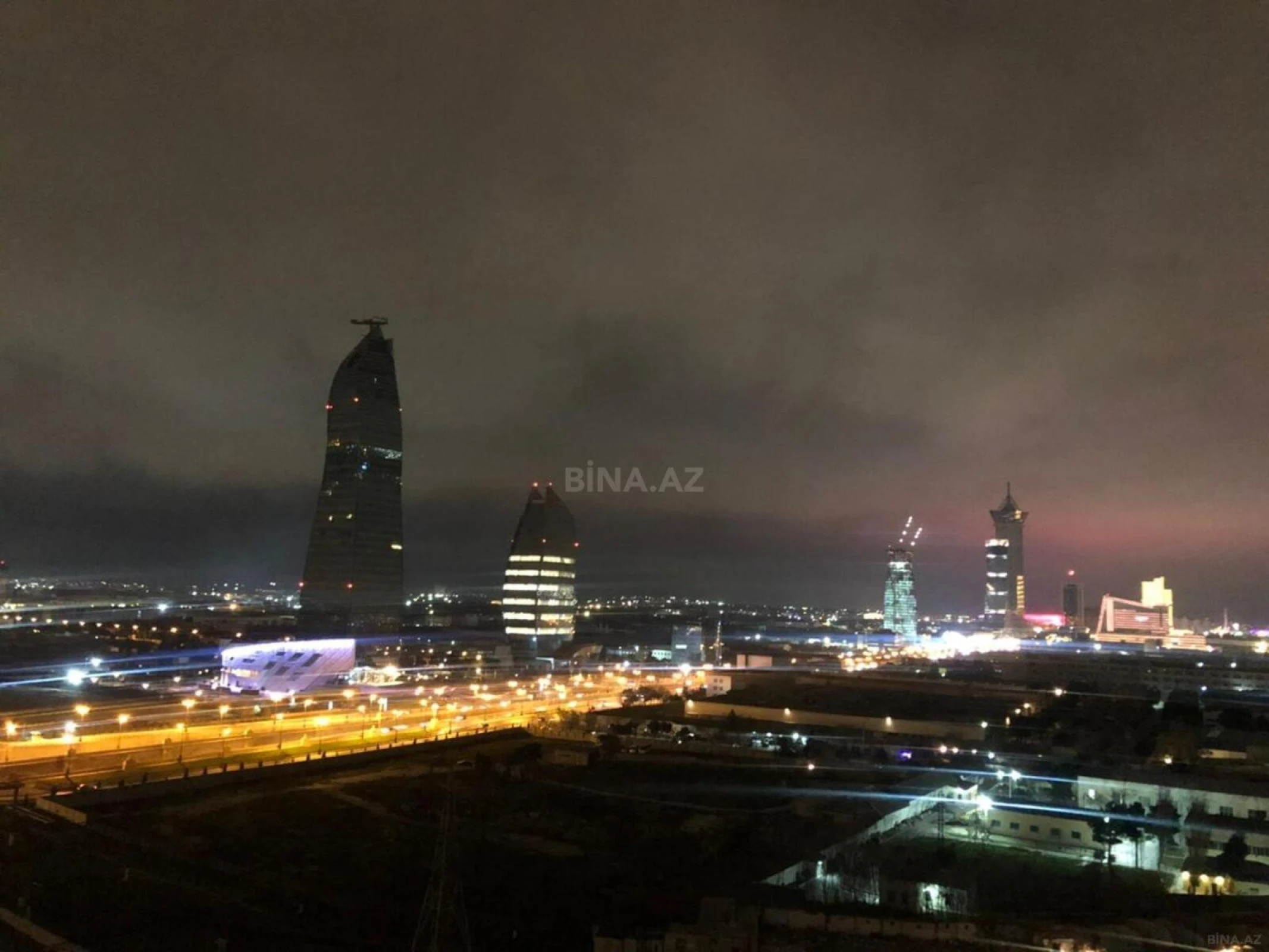 Kirayə verilir 3 otaqlı mənzil 170 m²