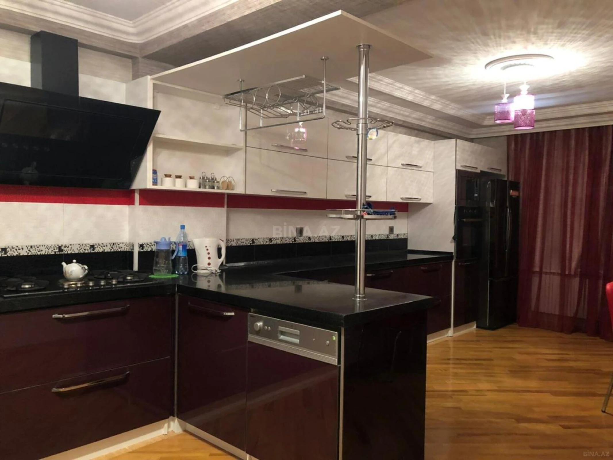 Kirayə verilir 3 otaqlı mənzil 170 m²