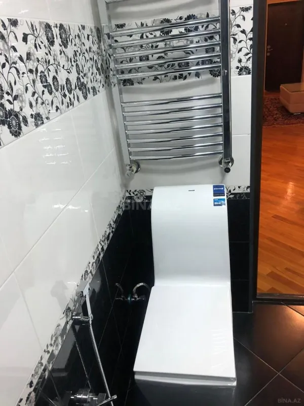 Kirayə verilir 3 otaqlı mənzil 170 m²