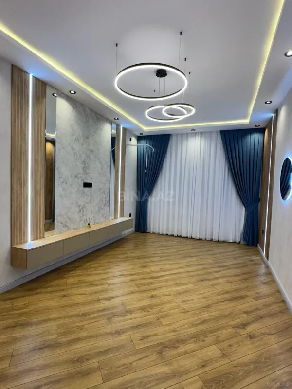 Satılır 2 otaqlı mənzil 82 m²