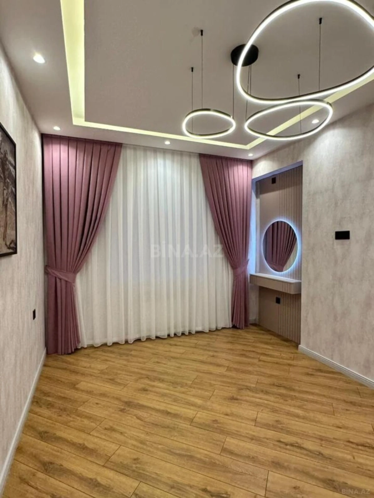 Satılır 2 otaqlı mənzil 82 m²