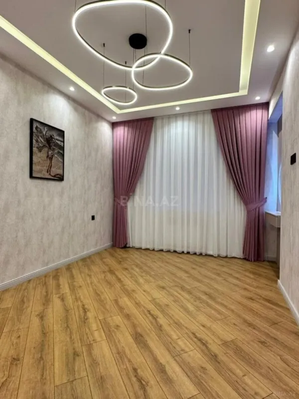 Satılır 2 otaqlı mənzil 82 m²