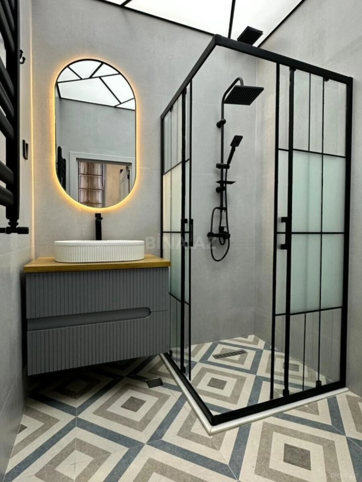 Satılır 2 otaqlı mənzil 82 m²