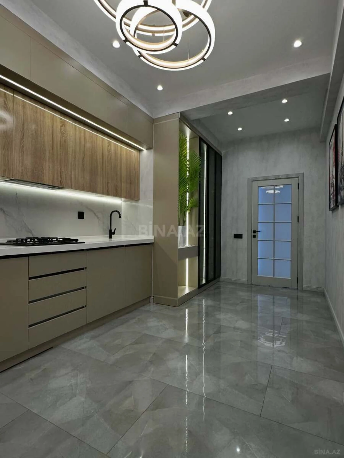 Satılır 2 otaqlı mənzil 82 m²