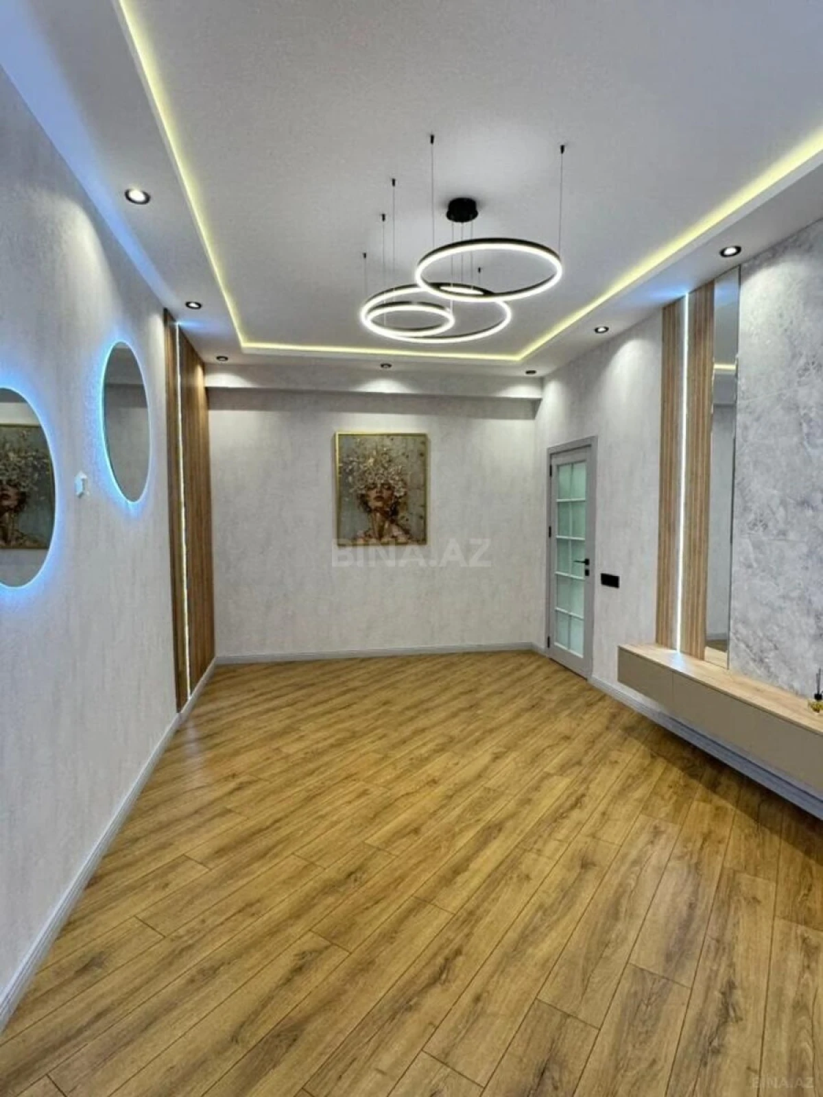 Satılır 2 otaqlı mənzil 82 m²