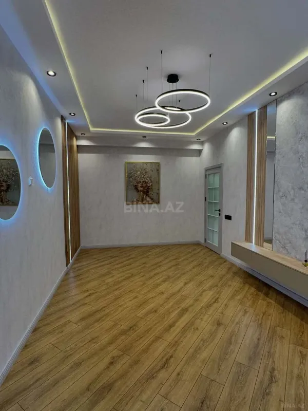 Satılır 2 otaqlı mənzil 82 m²