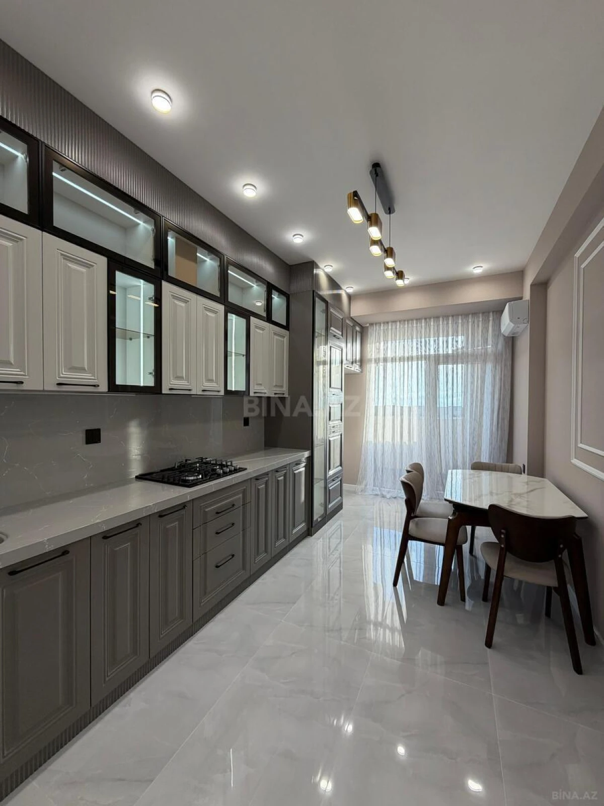 Satılır 3 otaqlı mənzil 105 m²