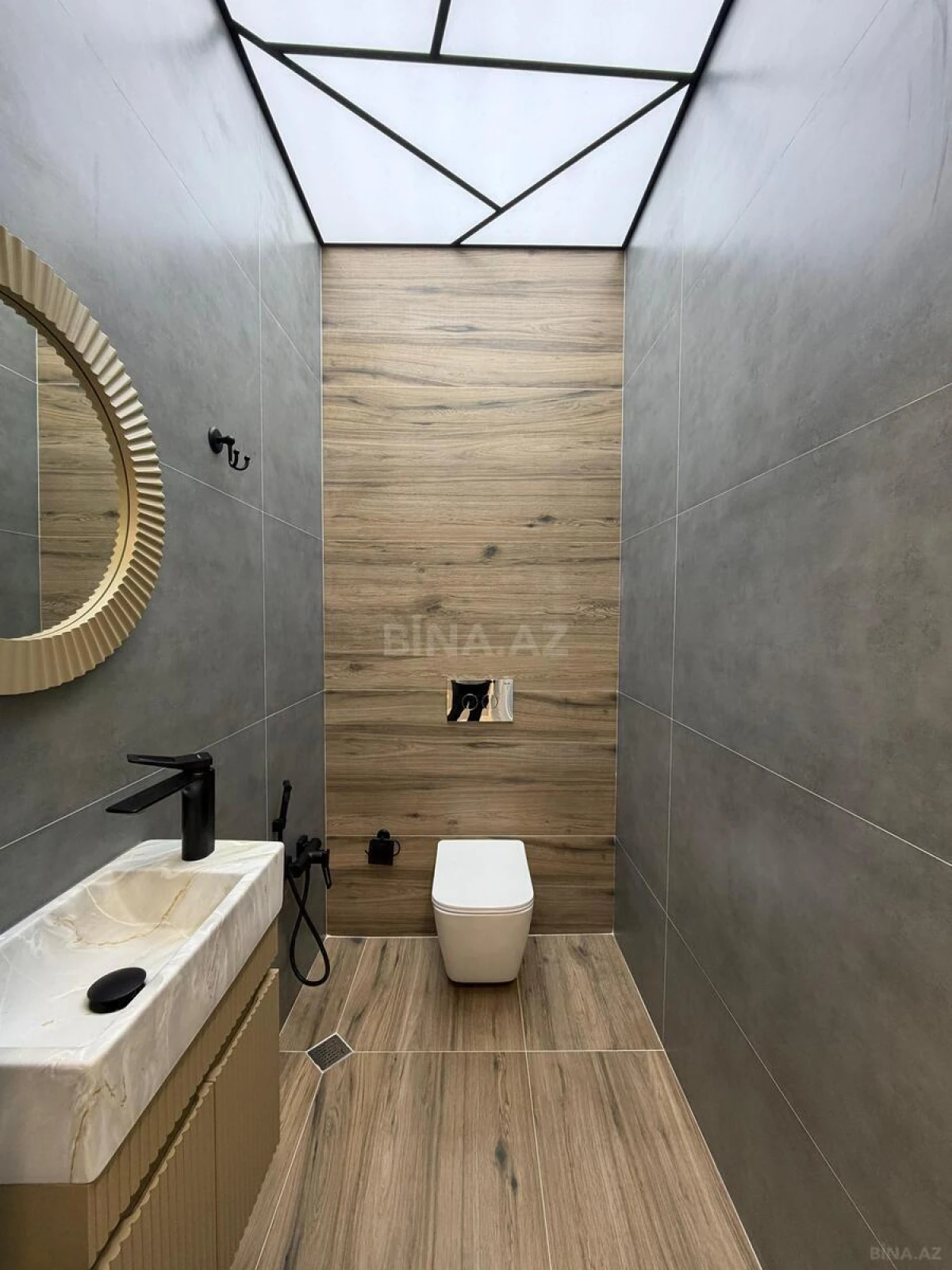 Satılır 3 otaqlı mənzil 105 m²