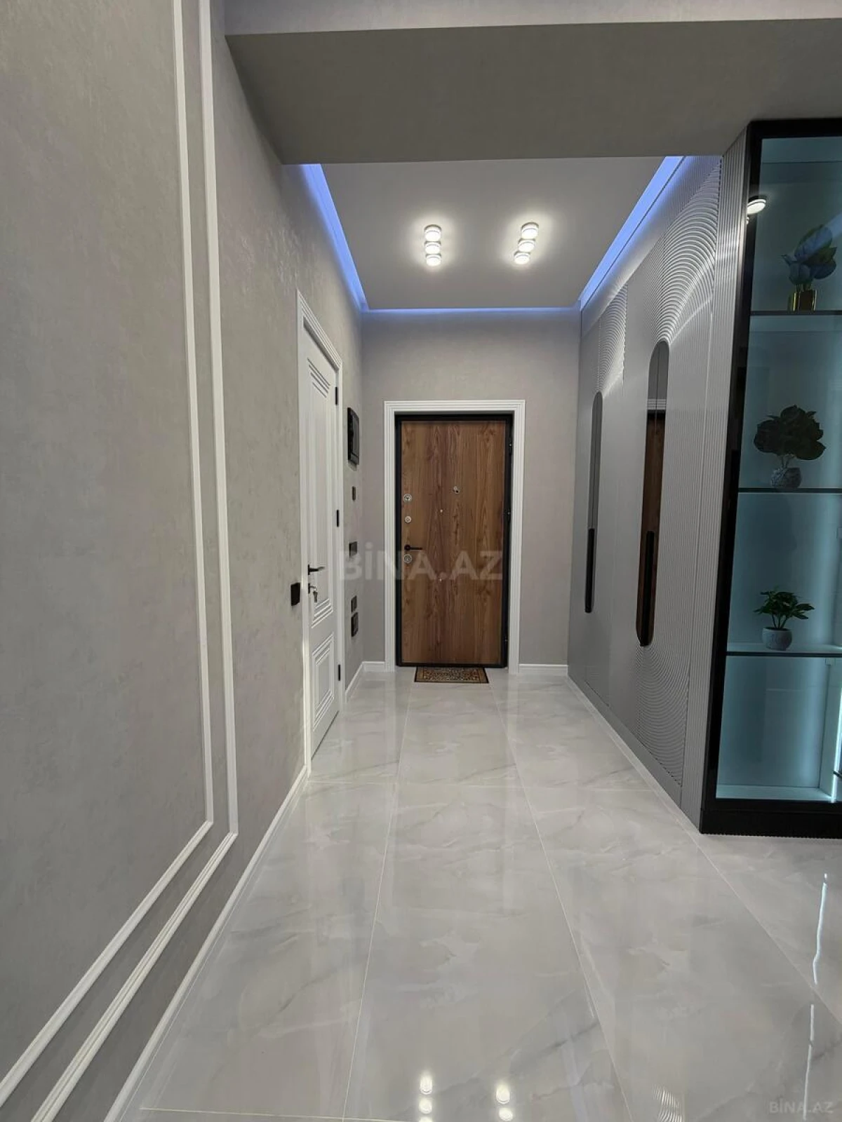 Satılır 3 otaqlı mənzil 105 m²