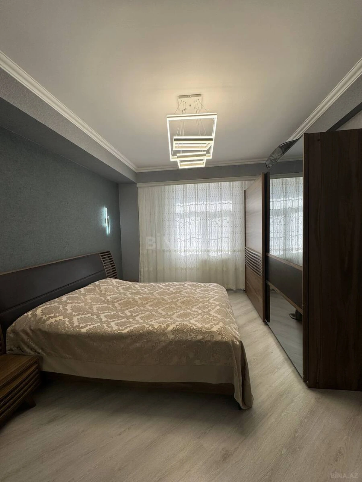 Satılır 3 otaqlı mənzil 83 m²