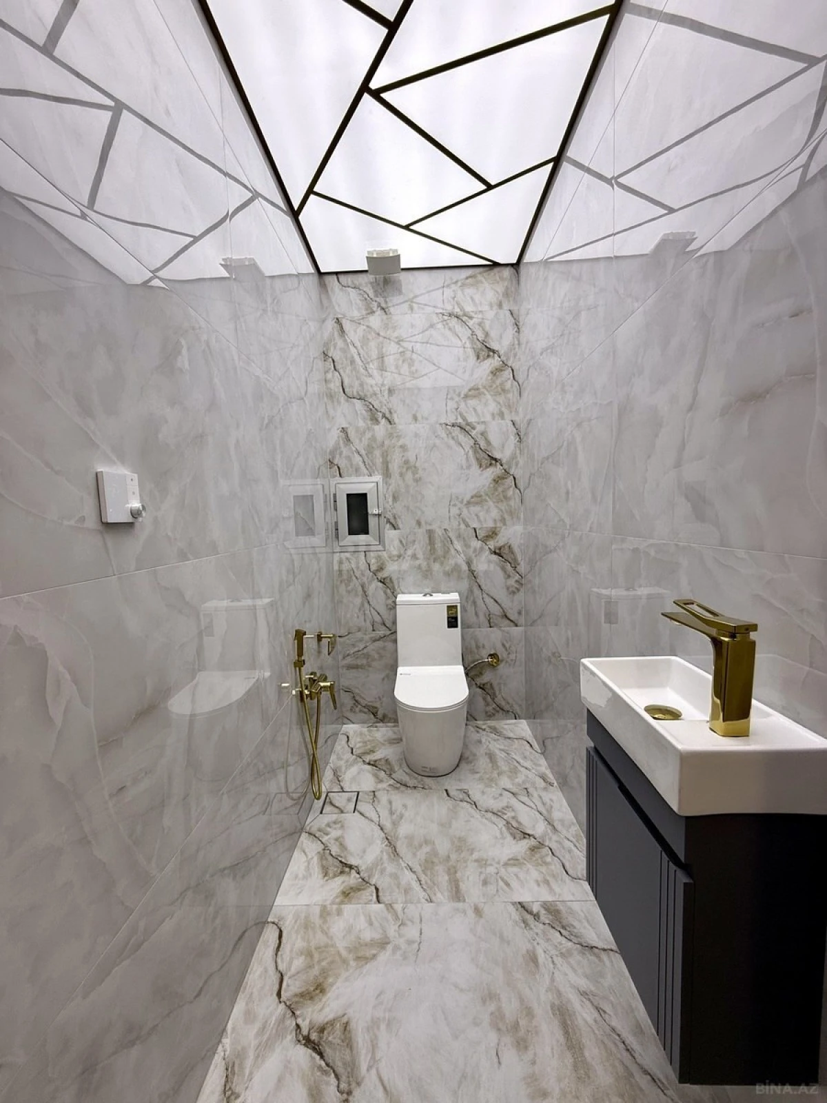 Satılır 3 otaqlı mənzil 110 m²